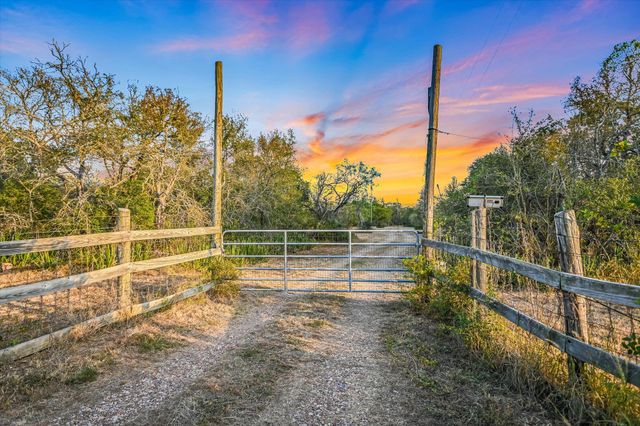 189 Shady Oaks LOOP, Cedar Creek, TX 78612