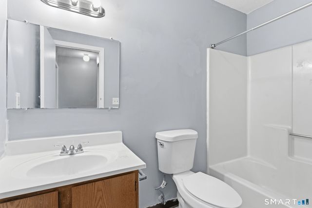 5-7 Warner St Extension 5C, Hartford, CT 06114