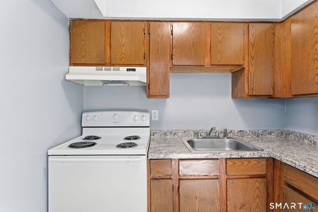 5-7 Warner St Extension 5C, Hartford, CT 06114