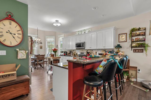 19 Pumpkin Patch Way, Londonderry, NH 03053