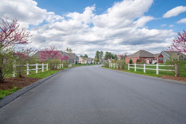 19 Pumpkin Patch Way, Londonderry, NH 03053