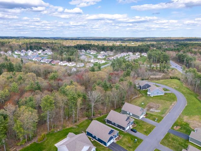 19 Pumpkin Patch Way, Londonderry, NH 03053