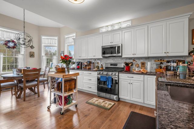 19 Pumpkin Patch Way, Londonderry, NH 03053