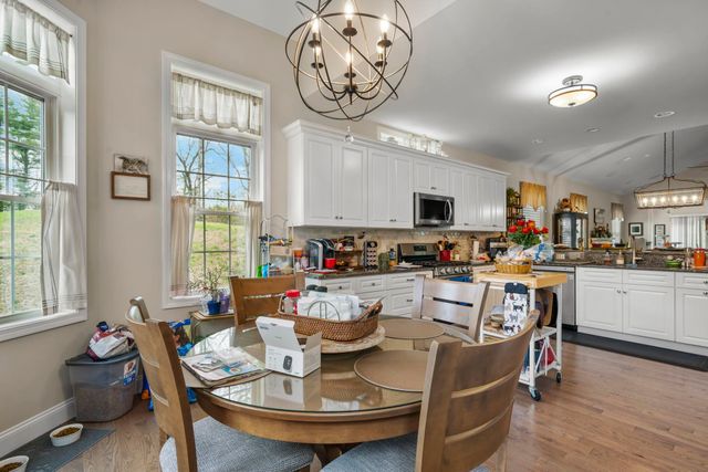 19 Pumpkin Patch Way, Londonderry, NH 03053