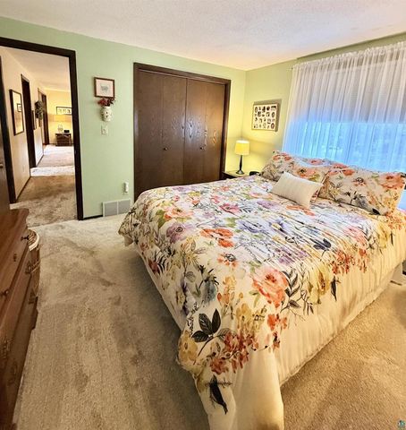 3103 Hughitt Ave, Superior, WI 54880
