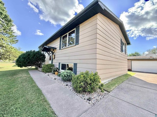 3103 Hughitt Ave, Superior, WI 54880
