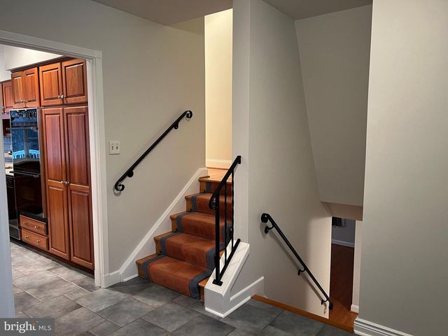 6830 PACIFIC LN, Annandale, VA 22003