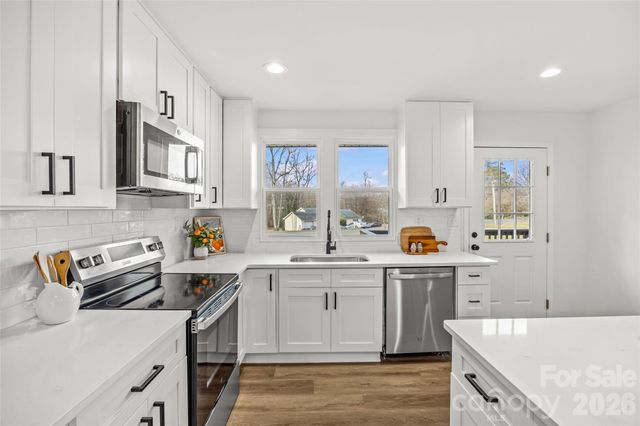 820 Dale Avenue, Charlotte, NC 28216