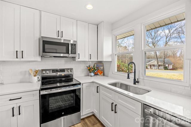 820 Dale Avenue, Charlotte, NC 28216