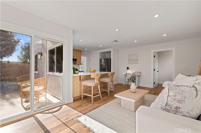 28218 Oaklar Drive, Saugus, CA 91350