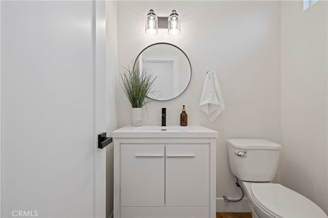 28218 Oaklar Drive, Saugus, CA 91350