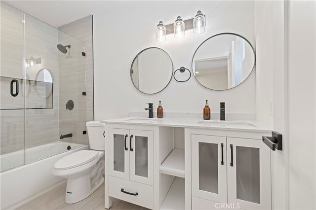 28218 Oaklar Drive, Saugus, CA 91350