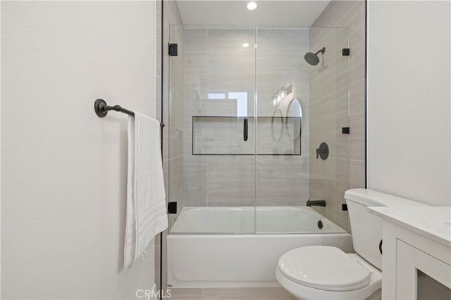 28218 Oaklar Drive, Saugus, CA 91350