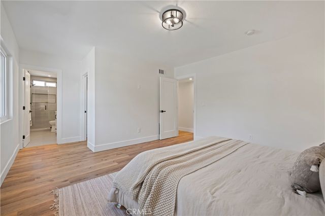 28218 Oaklar Drive, Saugus, CA 91350