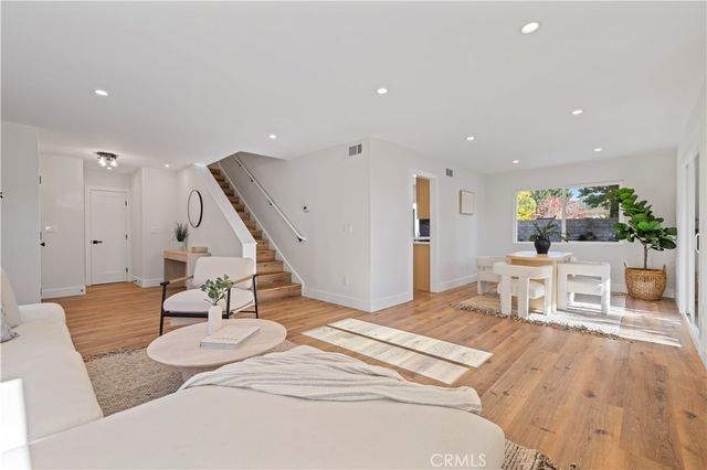 28218 Oaklar Drive, Saugus, CA 91350