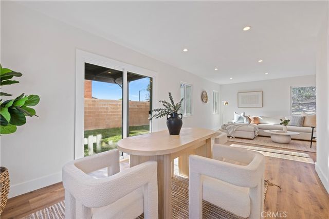 28218 Oaklar Drive, Saugus, CA 91350