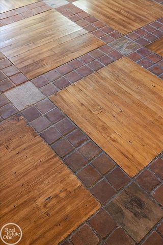 17680 E Jefferson Avenue, Grosse Pointe, MI 48230