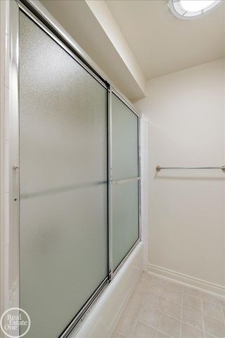 17680 E Jefferson Avenue, Grosse Pointe, MI 48230