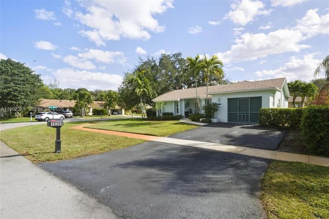 10308 Greenbriar Court, Boca Raton, FL 33498