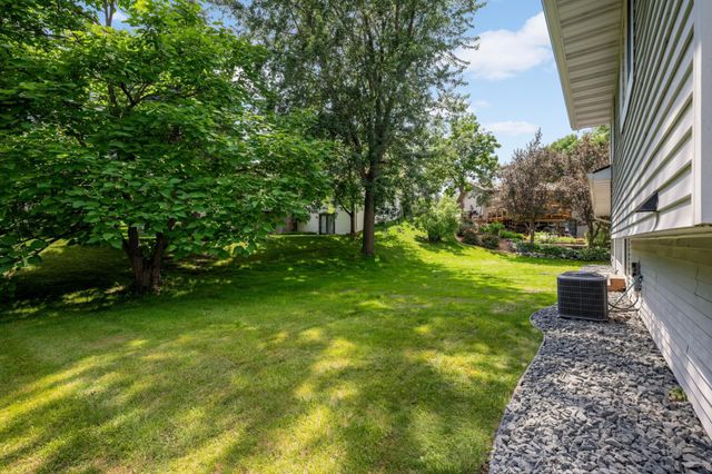 8090 159th Street W, Apple Valley, MN 55124