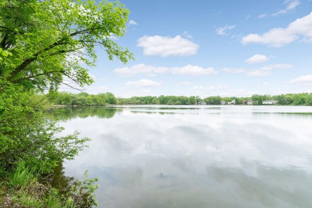 8090 159th Street W, Apple Valley, MN 55124