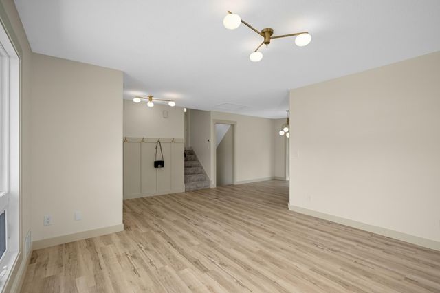 8090 159th Street W, Apple Valley, MN 55124