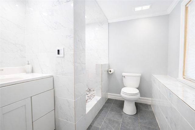 587 Central Avenue, Johnston, RI 02919