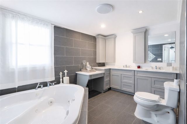 587 Central Avenue, Johnston, RI 02919