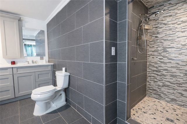 587 Central Avenue, Johnston, RI 02919