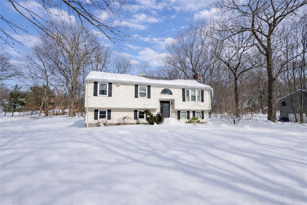 587 Central Avenue, Johnston, RI 02919