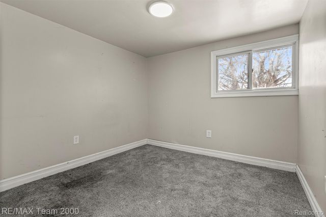 1236 E Evelyn Avenue, Hazel Park, MI 48030