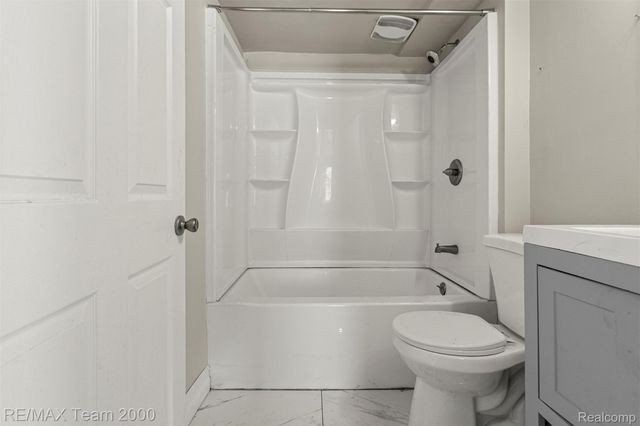 1236 E Evelyn Avenue, Hazel Park, MI 48030