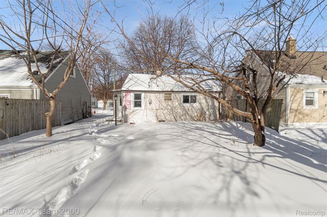 1236 E Evelyn Avenue, Hazel Park, MI 48030