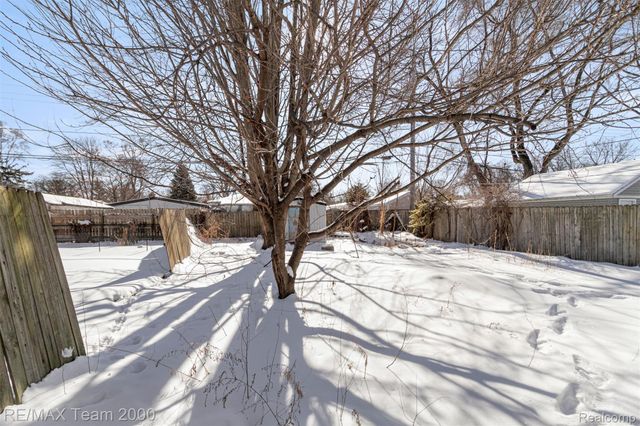 1236 E Evelyn Avenue, Hazel Park, MI 48030