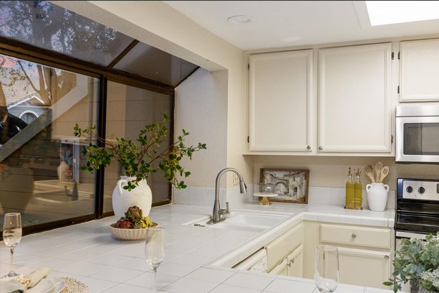 2584 Yerba Bank Court, San Jose, CA 95121