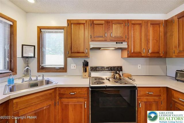 138 Banbury Drive, Lehman Twp, PA 18324