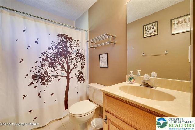 138 Banbury Drive, Lehman Twp, PA 18324