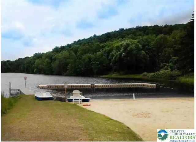 138 Banbury Drive, Lehman Twp, PA 18324