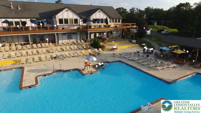 138 Banbury Drive, Lehman Twp, PA 18324