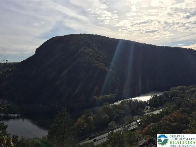 138 Banbury Drive, Lehman Twp, PA 18324