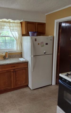 216 W Claremont Street, Gaffney, SC 29341