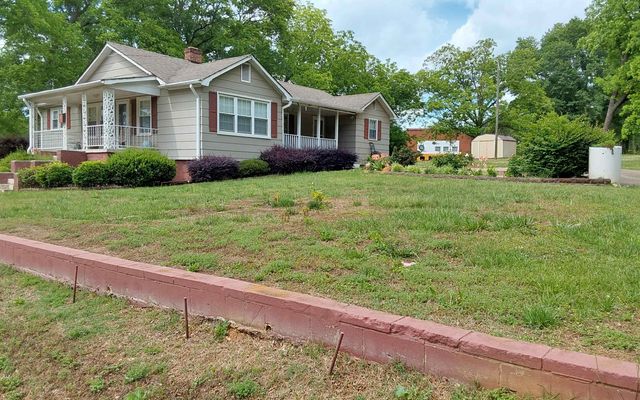 216 W Claremont Street, Gaffney, SC 29341
