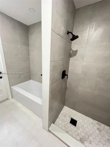 9939 NW 19th St, Coral Springs, FL 33071