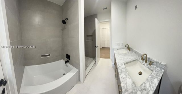 9939 NW 19th St, Coral Springs, FL 33071