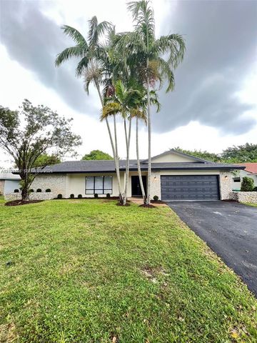 9939 NW 19th St, Coral Springs, FL 33071