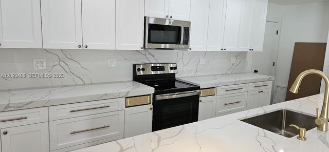 9939 NW 19th St, Coral Springs, FL 33071
