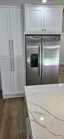 9939 NW 19th St, Coral Springs, FL 33071