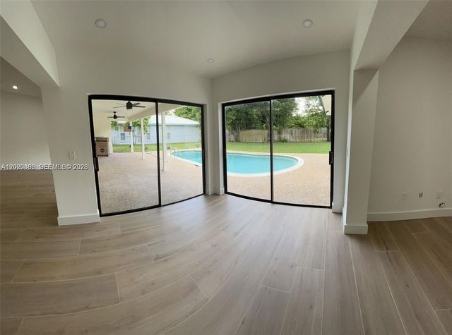 9939 NW 19th St, Coral Springs, FL 33071