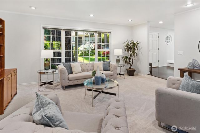 11000 SE 24th Place, Bellevue, WA 98004