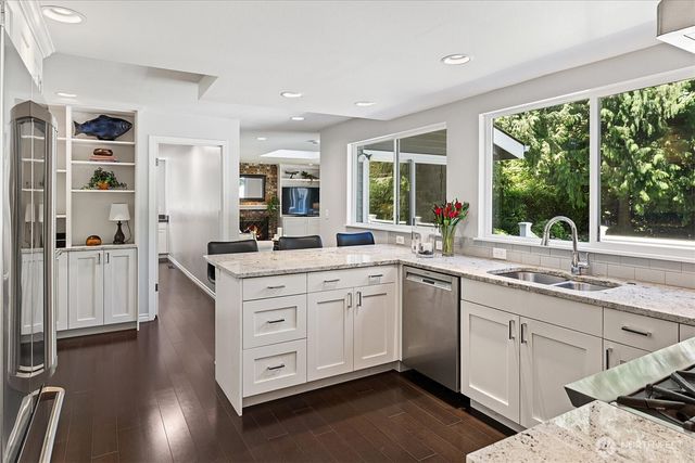 11000 SE 24th Place, Bellevue, WA 98004